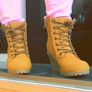 ❌ —SOLD— ❌. LightBrown🤎AnkleBooties